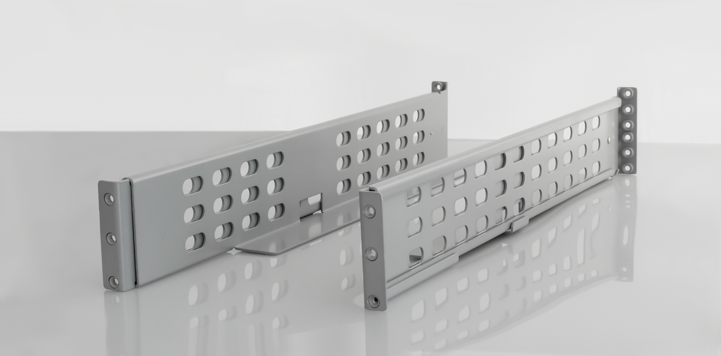 Rackmount Kit (rechts und links), für One RT 6-10 kVA - 19"
