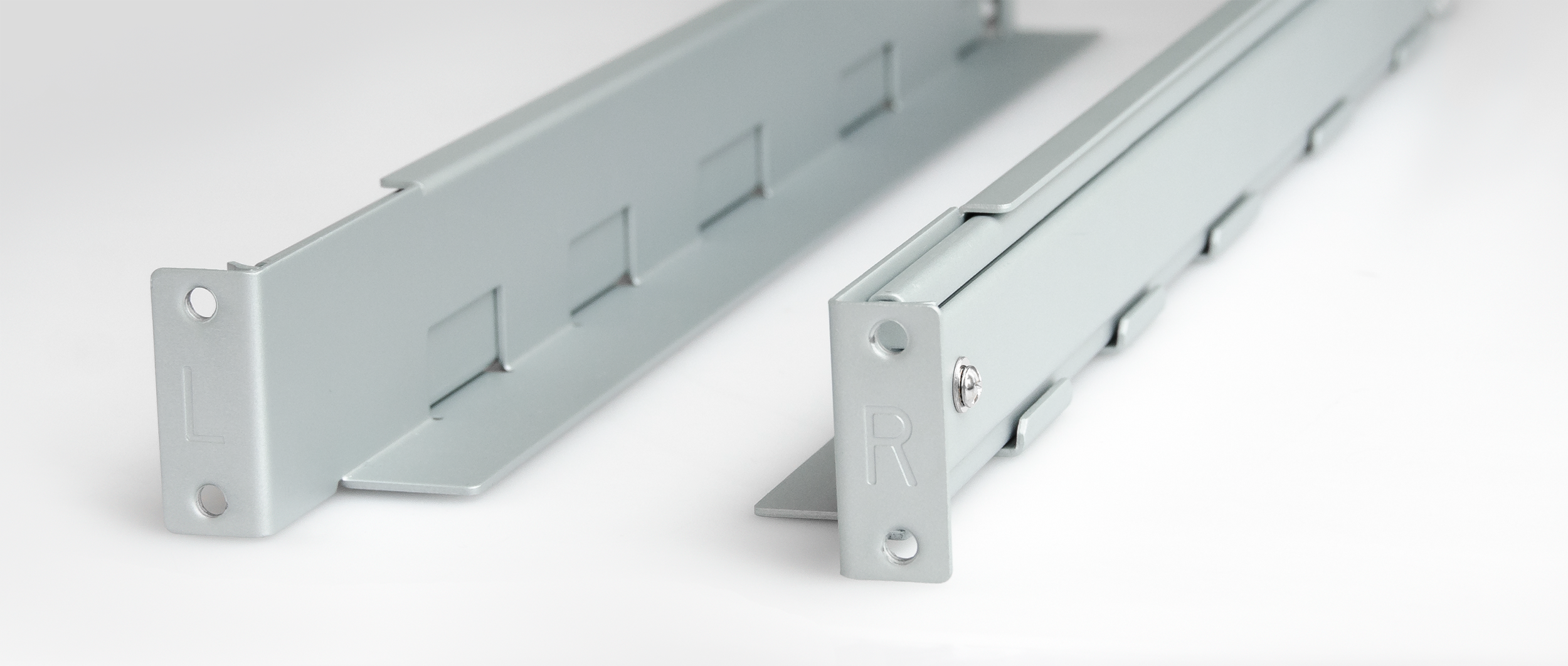 Rackmount Kit (rechts und links), für One RT 1-3 kVA - 19"