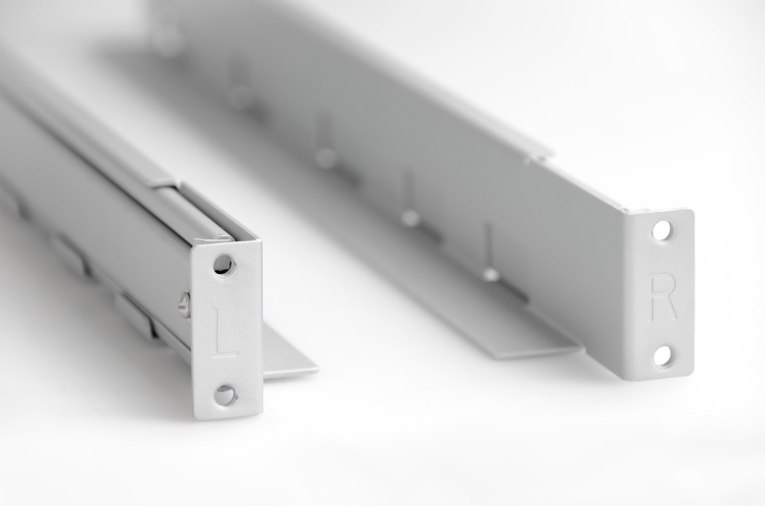 Rackmount Kit (right and left), for One RT 1-3 kVA - 19"